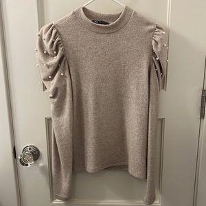 Like new Zara cream sweater with puff sleeve and Pearl detail
